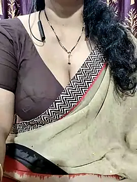 Snapshot of bhuvana555 chatting on 02-20-25, 05:40 bhuvana555 online show from 02-20-25, 05:40