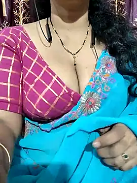 Snapshot of bhuvana555 chatting on 02-25-25, 09:13 bhuvana555 online show from 02-25-25, 09:13