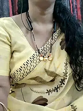 Snapshot of bhuvana555 chatting on 09-16-25, 04:35 bhuvana555 online show from 09-16-25, 04:35