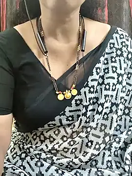 Snapshot of bhuvana555 chatting on 09-19-25, 04:51 bhuvana555 online show from 09-19-25, 04:51