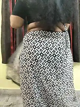 Snapshot of bhuvana555 chatting on 09-26-25, 05:28 bhuvana555 online show from 09-26-25, 05:28