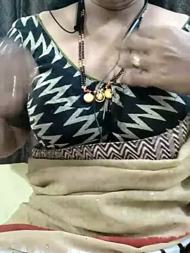 Snapshot of bhuvana555 chatting on 10-11-25, 05:22 bhuvana555 online show from 10-11-25, 05:22