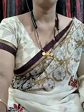 Snapshot of bhuvana555 chatting on 10-16-25, 04:02 bhuvana555 online show from 10-16-25, 04:02