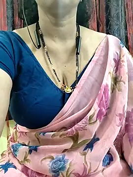 Snapshot of bhuvana555 chatting on 10-18-25, 05:10 bhuvana555 online show from 10-18-25, 05:10