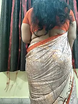 Snapshot of bhuvana555 chatting on 10-31-25, 05:03 bhuvana555 online show from 10-31-25, 05:03