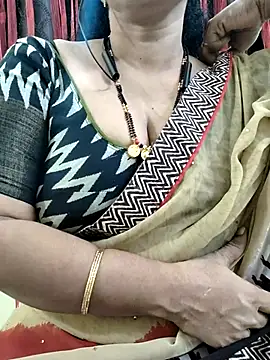 Snapshot of bhuvana555 chatting on 11-04-25, 04:50 bhuvana555 online show from 11-04-25, 04:50