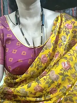 Snapshot of bhuvana555 chatting on 11-13-25, 05:39 bhuvana555 online show from 11-13-25, 05:39