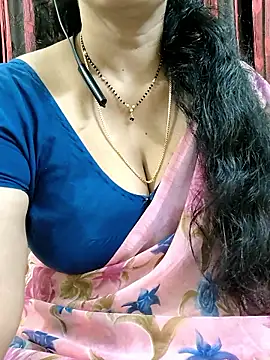 Snapshot of bhuvana555 chatting on 11-19-25, 04:40 bhuvana555 online show from 11-19-25, 04:40