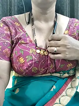 Snapshot of bhuvana555 chatting on 11-25-25, 04:40 bhuvana555 online show from 11-25-25, 04:40