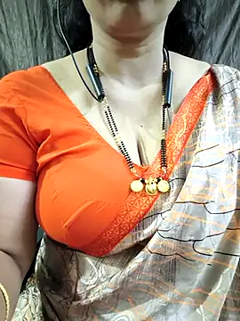 Snapshot of bhuvana555 chatting on 04-23-26, 05:15 bhuvana555 online show from 04-23-26, 05:15
