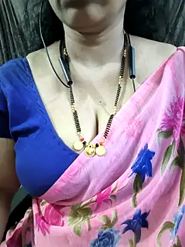 Snapshot of bhuvana555 chatting on 05-05-26, 10:07 bhuvana555 online show from 05-05-26, 10:07