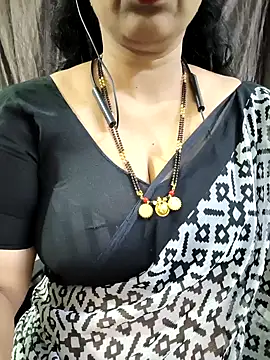 Snapshot of bhuvana555 chatting on 05-10-26, 03:44 bhuvana555 online show from 05-10-26, 03:44