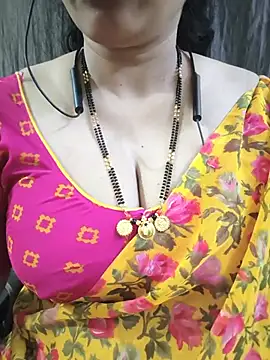 Snapshot of bhuvana555 chatting on 07-28-26, 05:56 bhuvana555 online show from 07-28-26, 05:56