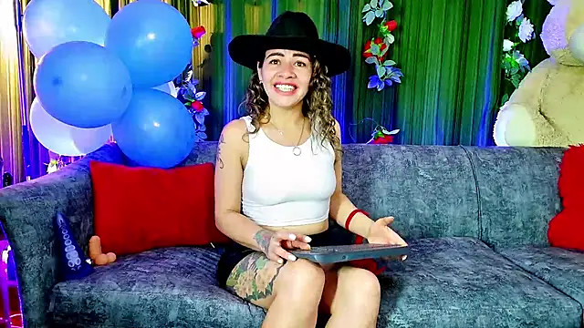 oriana thomson2 online show from 02-24-25, 03:33