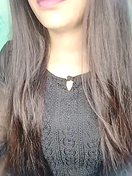 Snapshot of Sreya213 chatting on 10-17-25, 04:37 Sreya213 online show from 10-17-25, 04:37