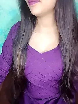 Snapshot of Sreya213 chatting on 10-18-25, 03:42 Sreya213 online show from 10-18-25, 03:42