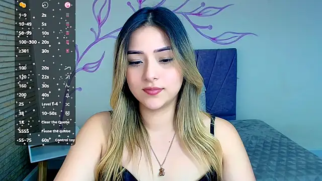 Snapshot of DahliaMoore chatting on 12-17-24, 03:39 DahliaMoore online show from 12-17-24, 03:39