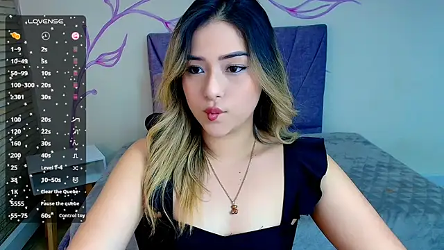 Snapshot of DahliaMoore chatting on 12-18-24, 05:10 DahliaMoore online show from 12-18-24, 05:10