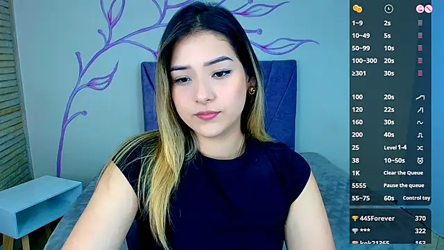 Snapshot of DahliaMoore chatting on 12-21-24, 04:25 DahliaMoore online show from 12-21-24, 04:25