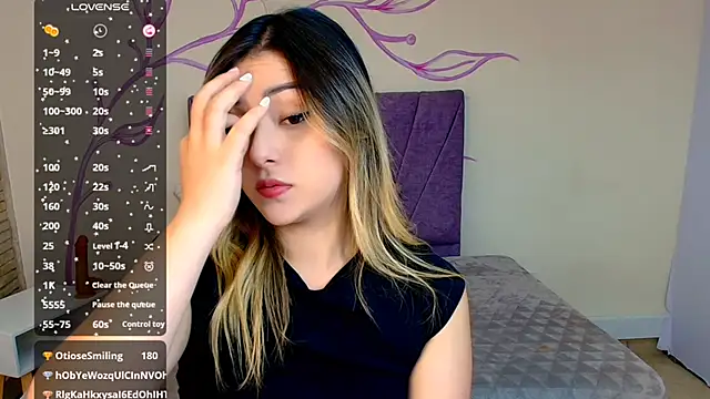 Snapshot of DahliaMoore chatting on 12-22-24, 06:39 DahliaMoore online show from 12-22-24, 06:39