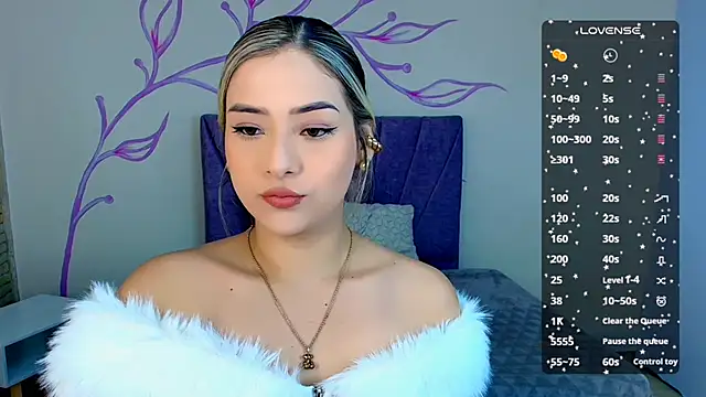 Snapshot of DahliaMoore chatting on 12-27-24, 12:56 DahliaMoore online show from 12-27-24, 12:56