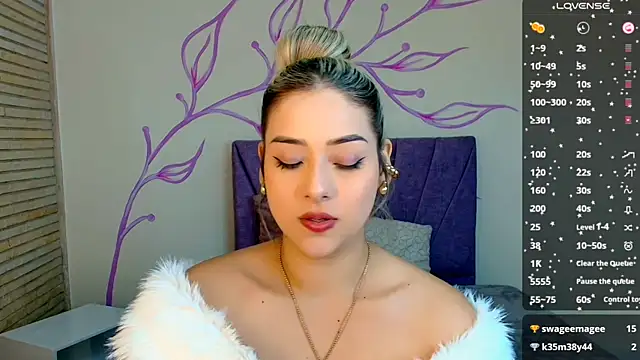 Snapshot of DahliaMoore chatting on 12-27-24, 03:59 DahliaMoore online show from 12-27-24, 03:59