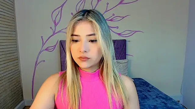 Snapshot of DahliaMoore chatting on 01-05-25, 01:47 DahliaMoore online show from 01-05-25, 01:47