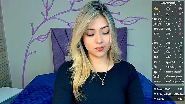 Snapshot of DahliaMoore chatting on 01-23-25, 10:54 DahliaMoore online show from 01-23-25, 10:54
