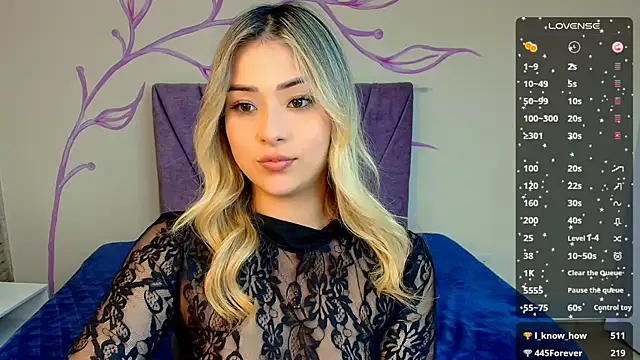 Snapshot of DahliaMoore chatting on 01-25-25, 11:22 DahliaMoore online show from 01-25-25, 11:22