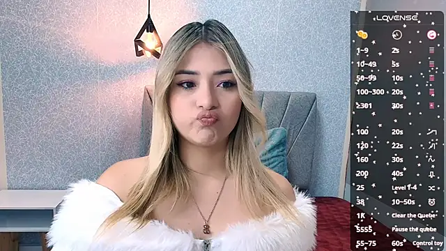 Snapshot of DahliaMoore chatting on 01-31-25, 01:56 DahliaMoore online show from 01-31-25, 01:56