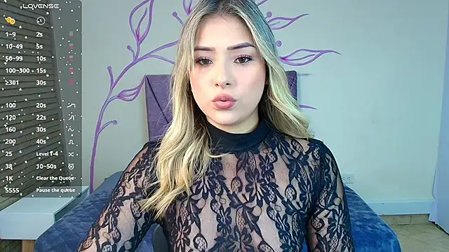 Snapshot of DahliaMoore chatting on 02-22-25, 11:24 DahliaMoore online show from 02-22-25, 11:24