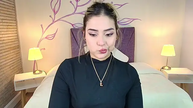 Snapshot of DahliaMoore chatting on 03-11-25, 11:04 DahliaMoore online show from 03-11-25, 11:04