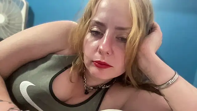 Snapshot of SkarlettRose96 chatting on 09-20-25, 06:42 SkarlettRose96 online show from 09-20-25, 06:42