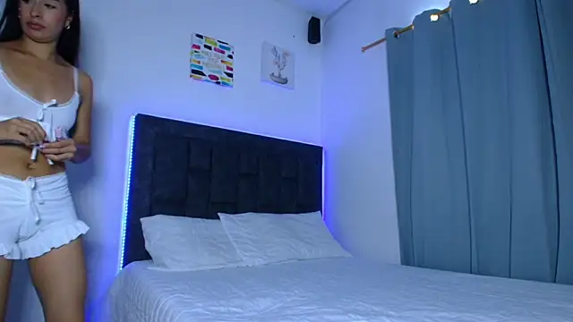 Snapshot of IssabellaLopez chatting on 02-25-26, 04:49 IssabellaLopez online show from 02-25-26, 04:49