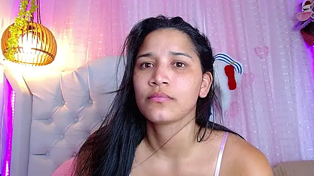 Alison Wiley online show from 07-10-26, 04:06
