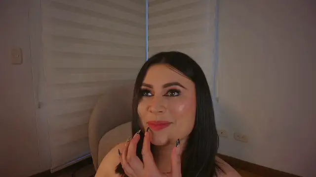 Snapshot of venusleroy_ chatting on 10-22-25, 10:20 venusleroy online show from 10-22-25, 10:20