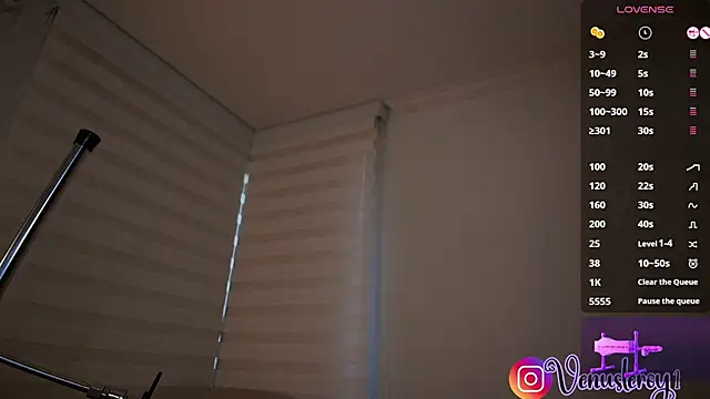 Snapshot of venusleroy_ chatting on 11-15-25, 09:54 venusleroy online show from 11-15-25, 09:54