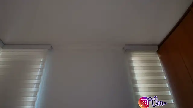 Snapshot of venusleroy_ chatting on 11-23-25, 09:03 venusleroy online show from 11-23-25, 09:03