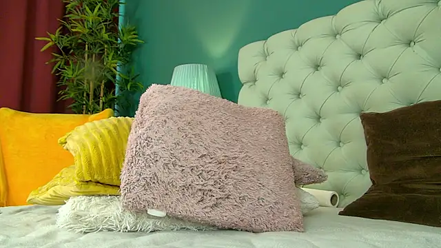 Foxxxy MILF online show from 03-09-25, 08:18