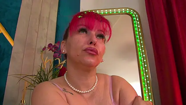 Snapshot of Foxxxy_MILF chatting on 05-07-26, 03:45 Foxxxy MILF online show from 05-07-26, 03:45