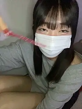 Snapshot of pantumieteruyo chatting on 12-15-24, 02:16 pantumieteruyo online show from 12-15-24, 02:16