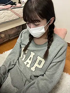 Snapshot of pantumieteruyo chatting on 02-17-25, 01:42 pantumieteruyo online show from 02-17-25, 01:42