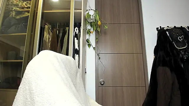 santy-kitty online show from 03-02-25, 03:24