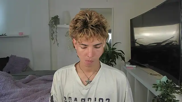 santy-kitty online show from 10-30-25, 05:57