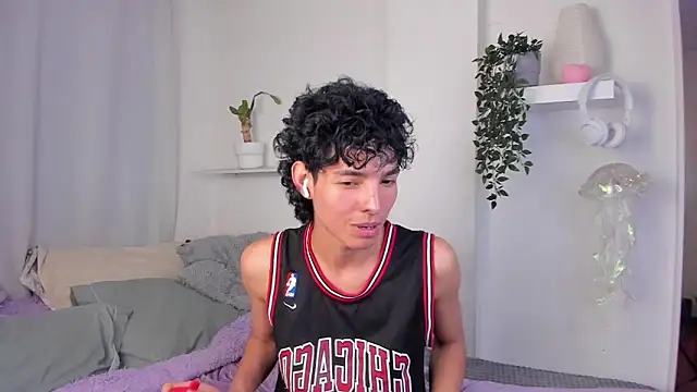 Snapshot of santy-kitty chatting on 02-03-26, 02:53 santy-kitty online show from 02-03-26, 02:53