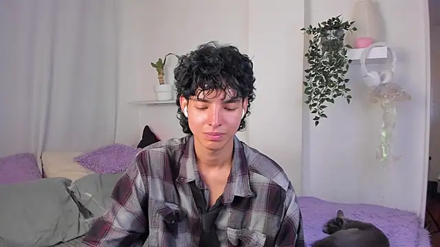 Snapshot of santy-kitty chatting on 02-03-26, 11:43 santy-kitty online show from 02-03-26, 11:43