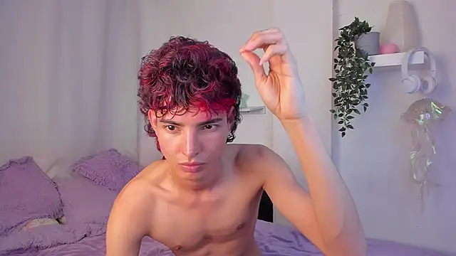 Snapshot of santy-kitty chatting on 03-13-26, 02:07 santy-kitty online show from 03-13-26, 02:07