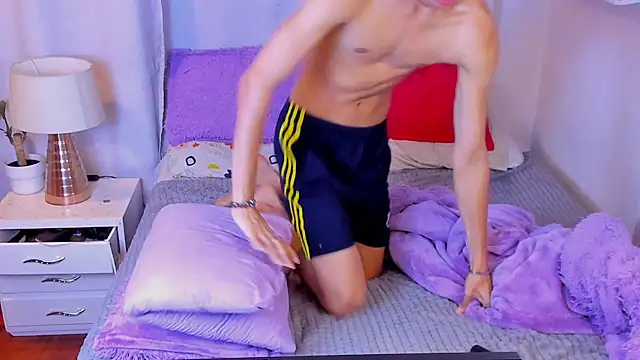 santy-kitty online show from 04-22-26, 01:52