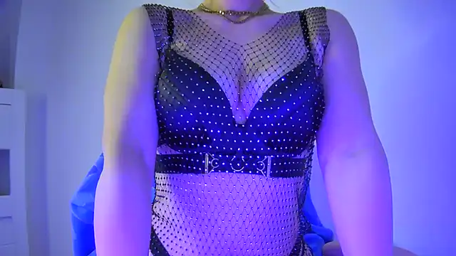 Snapshot of Sissy-Bee chatting on 05-01-26, 06:01 Sissy-Bee online show from 05-01-26, 06:01