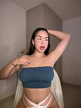 Snapshot of Mary_ivett chatting on 07-17-26, 07:19 Mary ivett online show from 07-17-26, 07:19